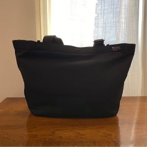 lululemon Clean Lines Tote Bag 22L